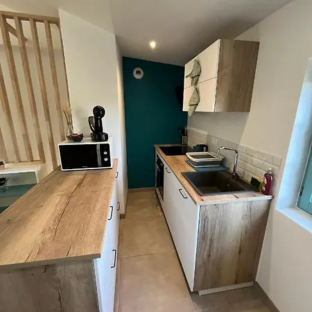 Holiday home Maison Au Pied Du Chateau - L'ange Du Chateau *