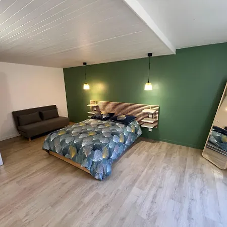 Holiday home Maison Au Pied Du Chateau - L'ange Du Chateau Champeix