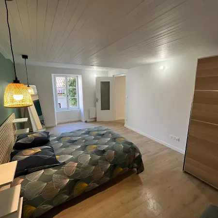 Holiday home Maison Au Pied Du Chateau - L'ange Du Chateau