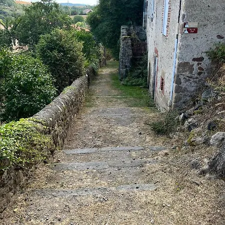 Holiday home Maison Au Pied Du Chateau - L'ange Du Chateau