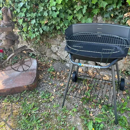 Holiday home Maison Au Pied Du Chateau - L'ange Du Chateau *