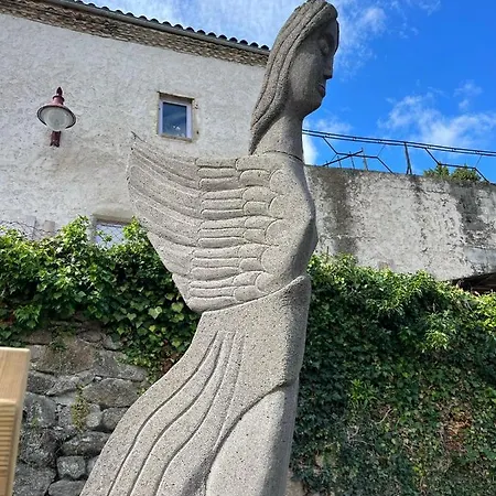 Holiday home Maison Au Pied Du Chateau - L'ange Du Chateau