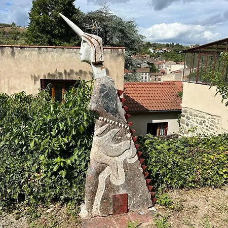 Holiday home Maison Au Pied Du Chateau - L'ange Du Chateau Champeix